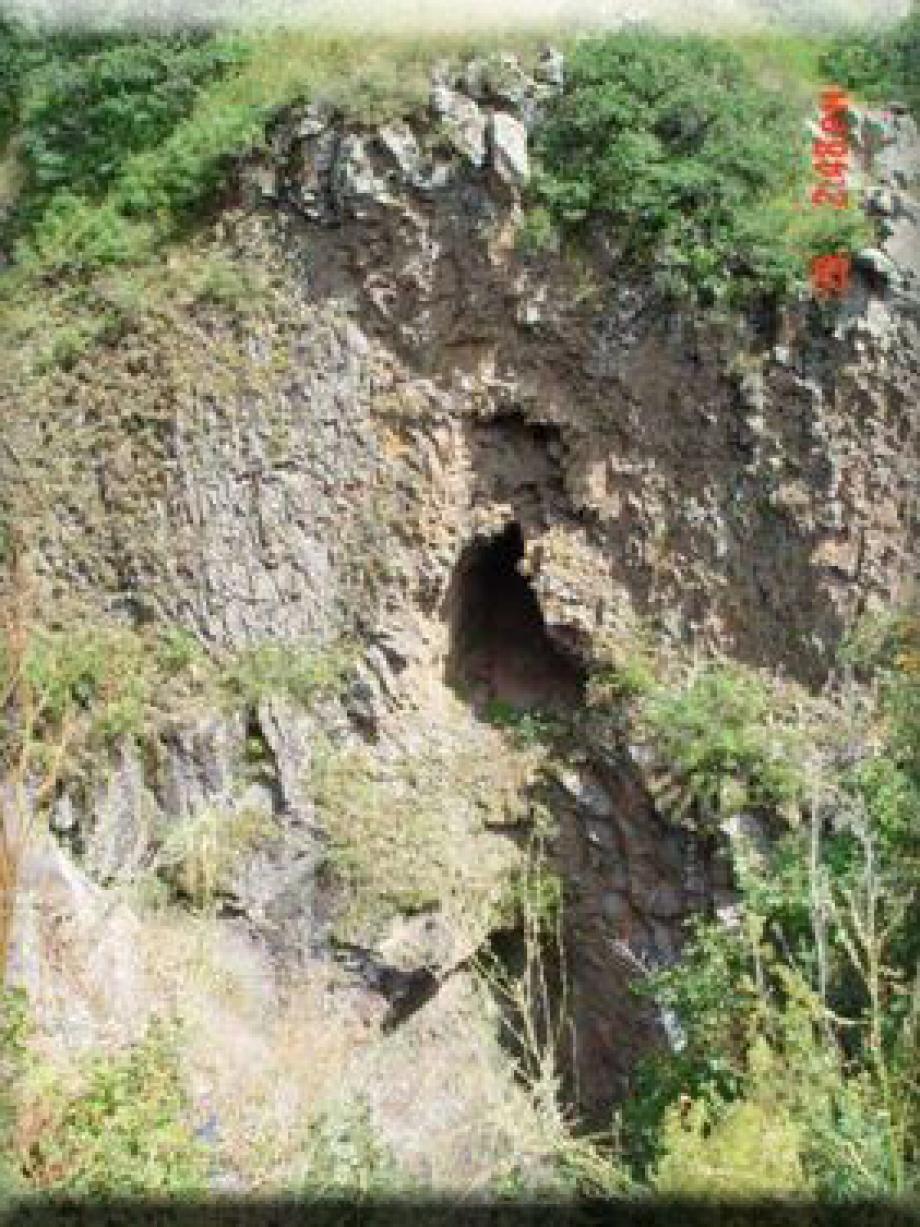 Քարանձավեր