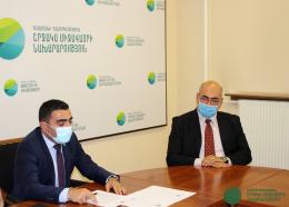 Շրջակա միջավայրի նախարար Ռոմանոս Պետրոսյանն գերատեսչության աշխատակազմին ներկայացրեց նախարարի նորանշանակ տեղակալներ Տիգրան Սիմոնյանին և Աննա Մազմանյանին