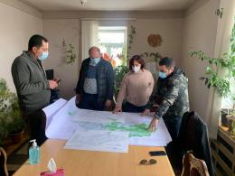 Այսօր Շրջակա միջավայրի նախարար Ռոմանոս Պետրոսյանն աշխատանքային շրջայցով եղավ «Սևան» ազգային պարկում» և «Հայանտառ» ՊՈԱԿ-ի «Ճամբարակի անտառնտեսություն» և «Արծվաբերդի անտառտնտեսություն» մասնաճյուղերում։