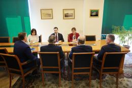 Շրջակա միջավայրի նախարար Համբարձում Մաթևոսյանը նախարարությունում հյուրընկալել է Ամերիկայի հայկական համագումարի գործադիր տնօրենին, հիմնադրամի հոգաբարձուների խորհրդի ներկայացուցիչներին, ինչպես նաև «Հայաստան ծառատունկ ծրագրի» գործադիր տնօրենին