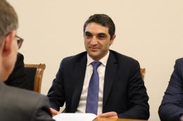 Շրջակա միջավայրի նախարար Հակոբ Սիմիդյանն ընդունել է Հայաստանի Հանրապետությունում Նիդեռլանդների Թագավորության դեսպան պարոն Նիկո Սխերմեսին