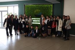 Կոտայքի մարզի Ակունքի միջնակարգ դպրոցի աշակերտները հյուրընկալվել էին շրջակա միջավայրի նախարարությունում