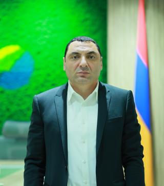 КАРЕН МНАЦАКАНЯН
